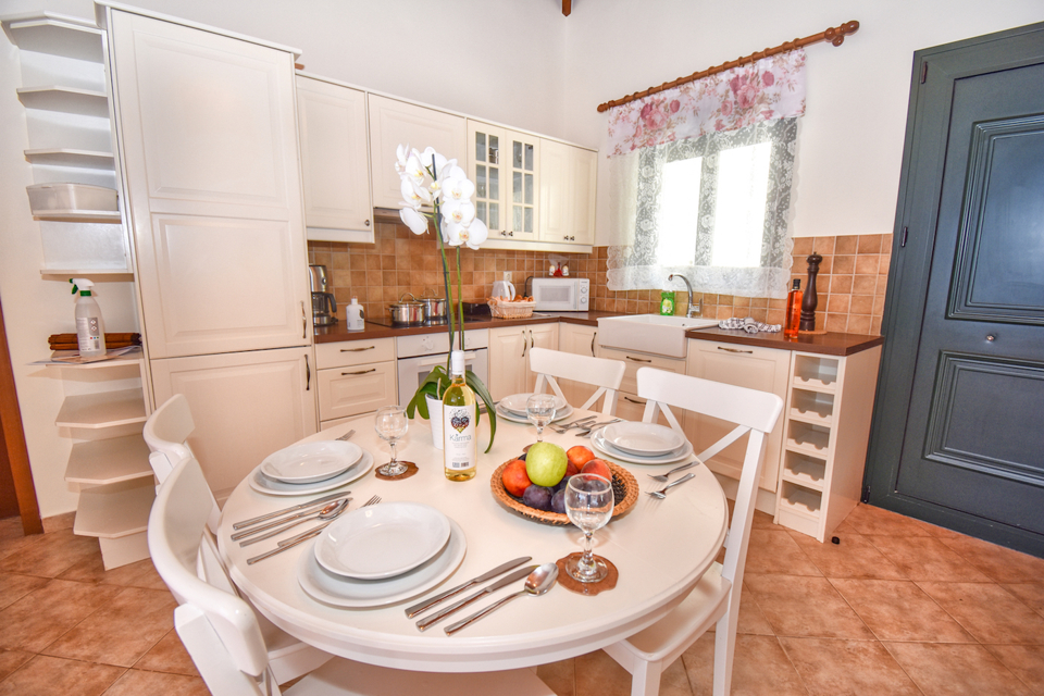 Kallisto Villas Nepheli Dining-Room